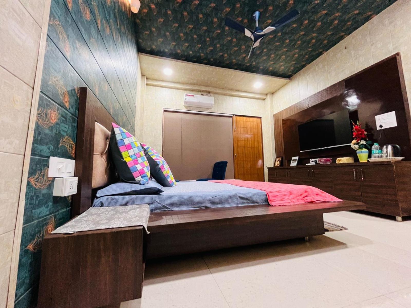 Shreshth Home Stay - Best Family Accommodation - 3Km From Har Ki Pauri, Haridwar, Uttarakhand Exterior foto