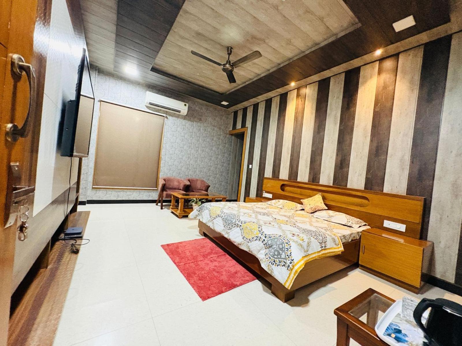 Shreshth Home Stay - Best Family Accommodation - 3Km From Har Ki Pauri, Haridwar, Uttarakhand Exterior foto
