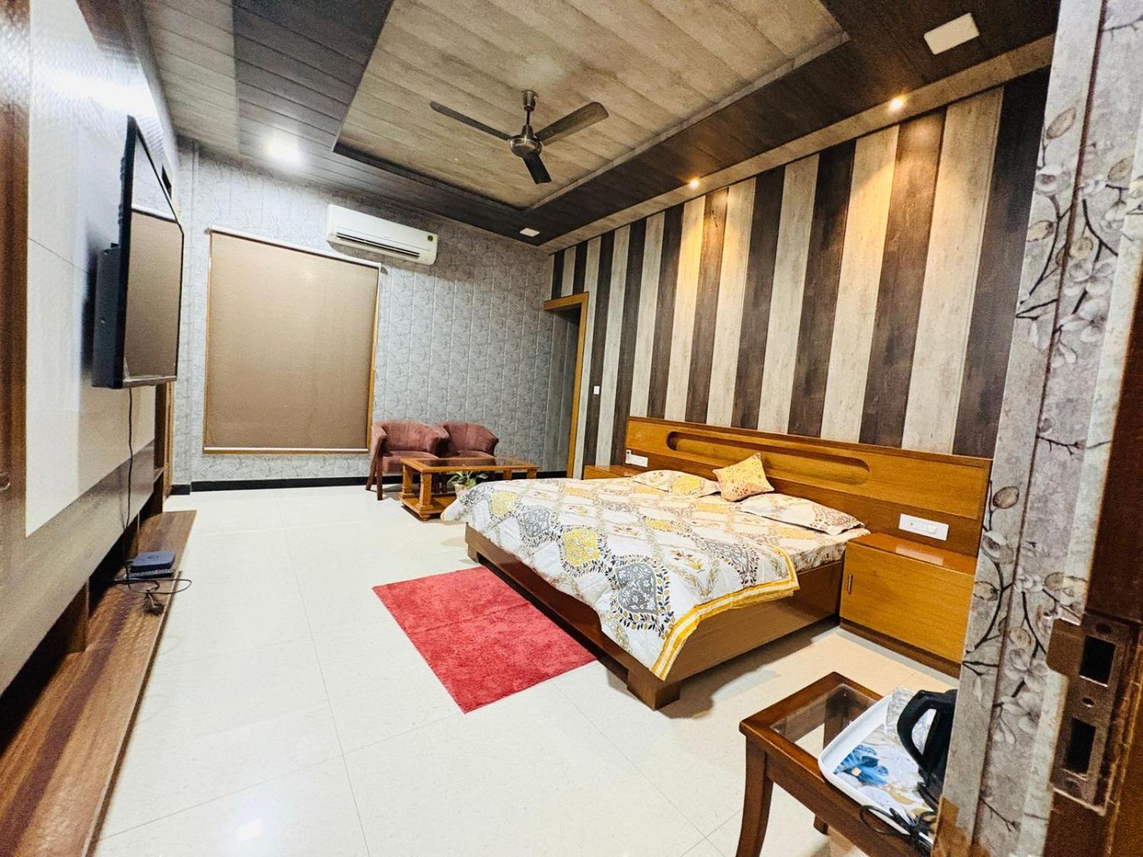 Shreshth Home Stay - Best Family Accommodation - 3Km From Har Ki Pauri, Haridwar, Uttarakhand Exterior foto